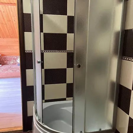 Vakantiehuis тростян та річка